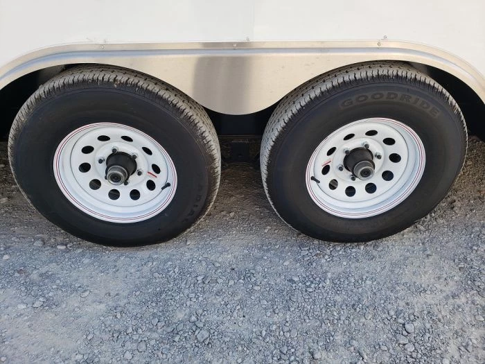 8.5' x 20' White Concession Food Trailer 4 8.5' x 20' White Concession Food Trailer - Image 4