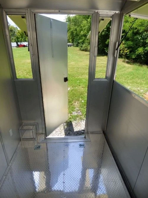 8.5' x 20' Black Catering Event Concession Food Trailer 10 8.5' x 20' Black Catering Event Concession Food Trailer - Image 10