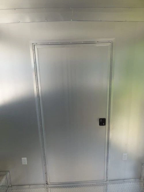 8.5' x 20' Black Catering Event Concession Food Trailer 15 8.5' x 20' Black Catering Event Concession Food Trailer - Image 15