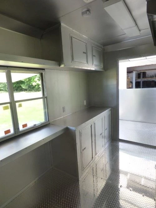 8.5' x 20' Black Catering Event Concession Food Trailer 5 8.5' x 20' Black Catering Event Concession Food Trailer - Image 5