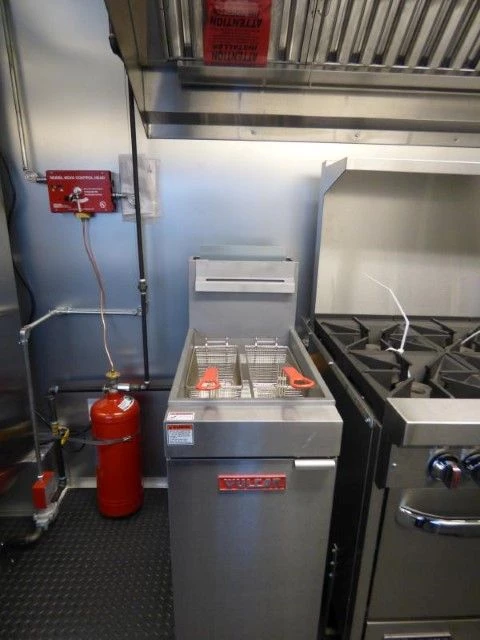 Concession Trailer 8.5' X 30' White - Food Event Catering 15 Concession Trailer 8.5' X 30' White - Food Event Catering - Image 15