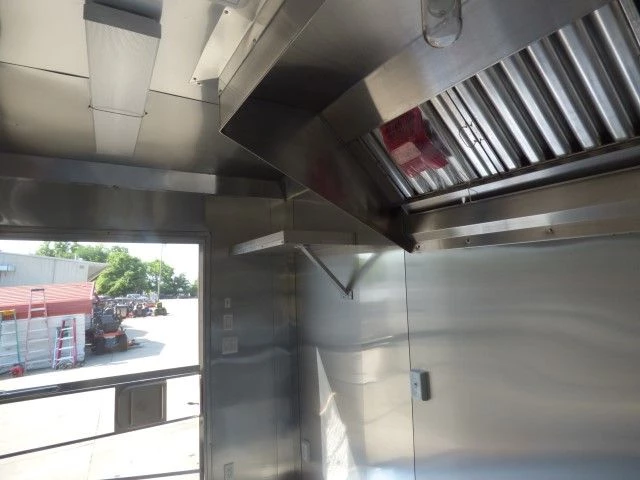 Concession Trailer 8.5 x 20 Silver - Food Event Catering 6 Concession Trailer 8.5 x 20 Silver - Food Event Catering - Image 6