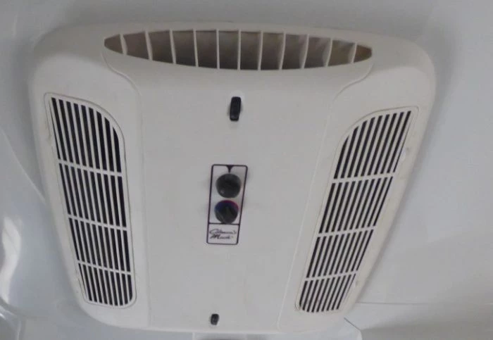 8.5' x 26' Concession Food Trailer White With Appliances 2 8.5' x 26' Concession Food Trailer White With Appliances - Image 2