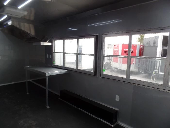 8.5' x 20' Black Concession Food Trailer 4 8.5' x 20' Black Concession Food Trailer - Image 4